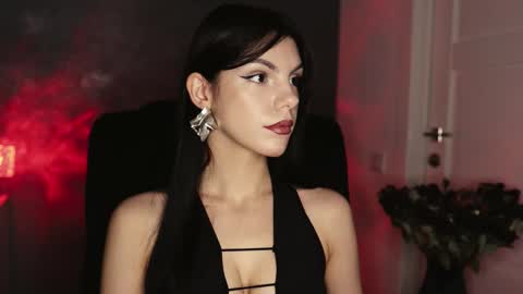 Snapshot of mistress_rochelle chatting on October 8, 8:46 pm Miss Rochelle online show from October 8, 8:46 pm