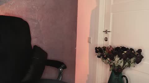 Snapshot of mistress_rochelle chatting on September 12, 6:59 pm Miss Rochelle online show from September 12, 6:59 pm
