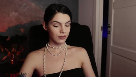Snapshot of mistress_rochelle chatting on March 4, 10:16 pm Miss Rochelle online show from March 4, 10:16 pm