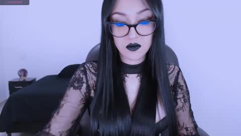 Snapshot of mistress_zafirah chatting on October 11, 12:48 am Mistress online show from October 11, 12:48 am