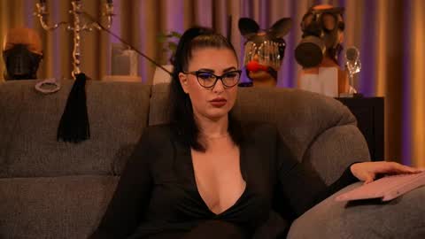 Mistress Kelly online show from September 13, 11:57 pm