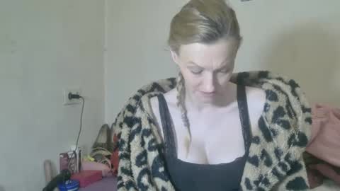 mistressmilly32 online show from March 18, 10:09 am