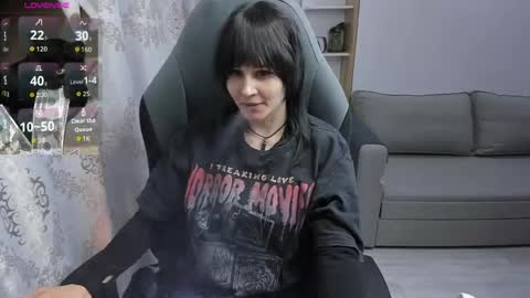 misty_dark online show from April 10, 11:27 am