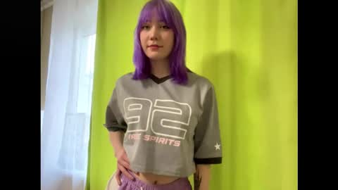 Snapshot of mitsuri_kim chatting on October 17, 10:07 am Mila online show from October 17, 10:07 am