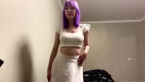 Snapshot of mitsuri_kim chatting on October 18, 1:47 pm Mila online show from October 18, 1:47 pm