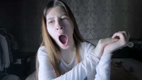 Lili online show from November 21, 10:28 am