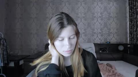 Lili online show from September 10, 1:44 pm