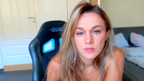 mmminnie online show from July 9, 10:28 am
