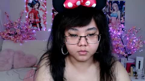 Molly online show from April 10, 6:30 am