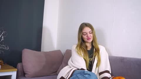 Snapshot of moirawenzinger chatting on September 12, 8:34 am Kylie online show from September 12, 8:34 am