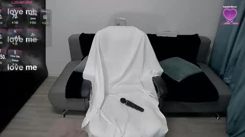 erika online show from November 18, 6:14 am