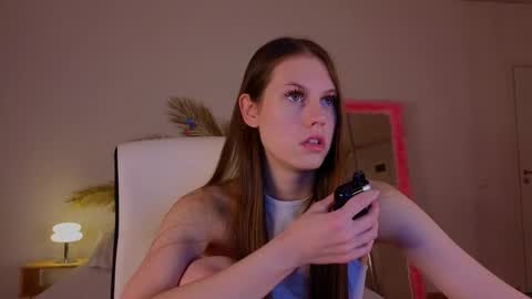 Molly online show from March 5, 7:50 pm