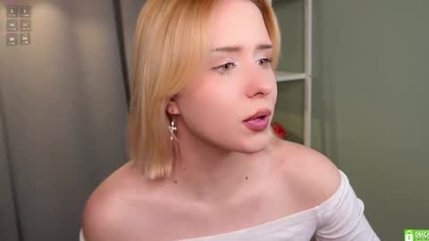 Molly online show from February 22, 3:35 pm