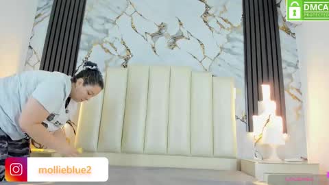 Hey Guys  Im Mollie online show from January 19, 12:28 pm