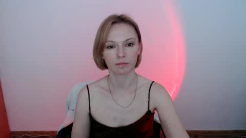 mollilove online show from June 15, 9:20 am