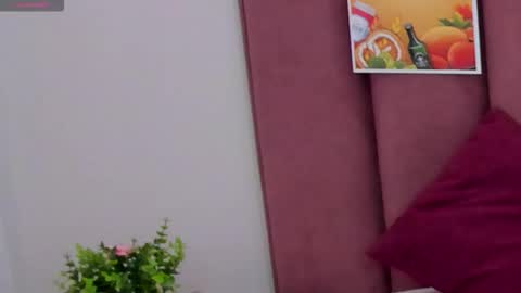 Snapshot of molly__cutie chatting on September 20, 1:38 am Molly online show from September 20, 1:38 am