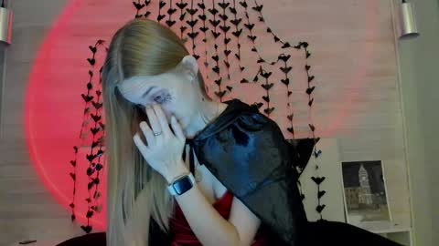 Molly Hunt online show from October 31, 4:25 am