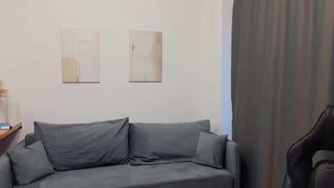 molly_millerr online show from October 7, 1:48 pm