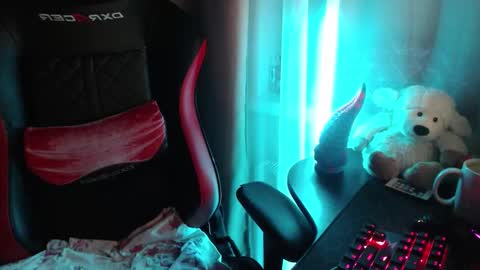 I have new photos come and see with love Molly online show from January 13, 2:32 pm