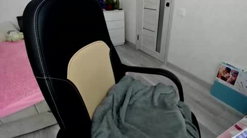 Ill tell you when were private online show from October 12, 2:30 pm