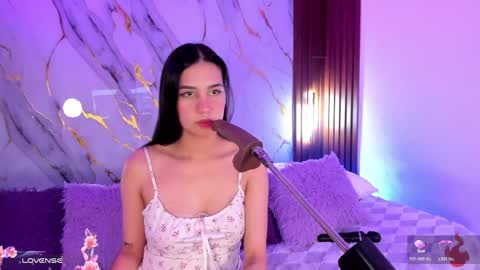 New girl Emily Valentina  Michelle online show from April 18, 7:58 pm