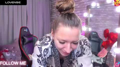 Snapshot of mollynay chatting on March 1, 1:00 am hi im Molly heregreat boobs big heart warm pussy online show from March 1, 1:00 am