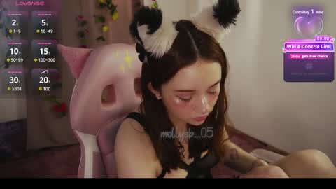 Snapshot of mollysb_05 chatting on February 19, 4:33 pm mollysb_05 online show from February 19, 4:33 pm