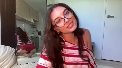 Molly online show from March 18, 12:15 am