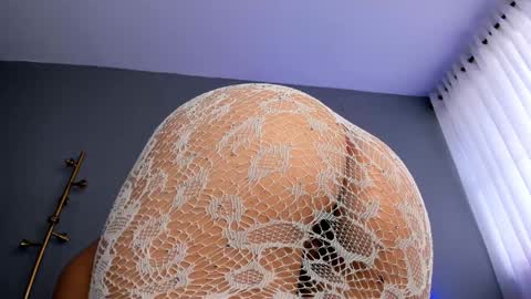 Snapshot of mollyybloom chatting on February 1, 4:00 pm Molly online show from February 1, 4:00 pm