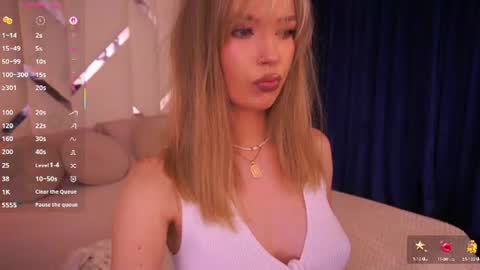 mollyymayy online show from June 14, 1:36 am