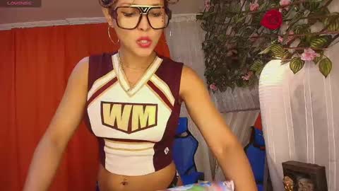 Snapshot of mommyjeva chatting on December 14, 11:01 pm Mommy Jeva online show from December 14, 11:01 pm