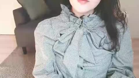 Momo online show from December 15, 1:24 am