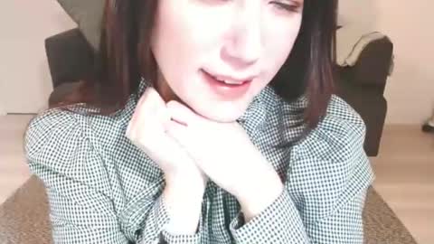 Momo online show from March 8, 10:45 pm