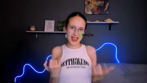 Mona  online show from September 24, 11:15 pm