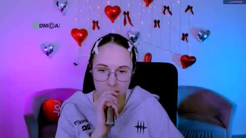 Mona  online show from February 10, 9:18 pm