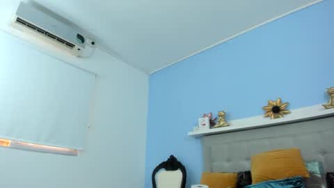 paola online show from November 20, 5:58 pm