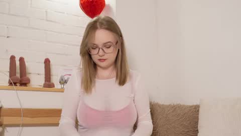 monicaasis online show from February 13, 6:05 pm