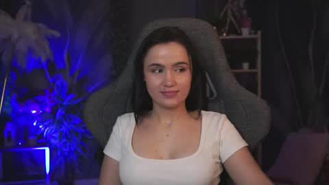 monica online show from April 12, 7:55 am