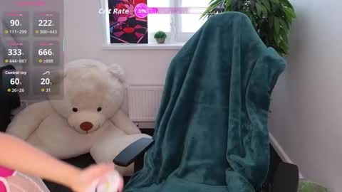 Snapshot of monicaweber_ chatting on September 24, 9:08 am Monica online show from September 24, 9:08 am