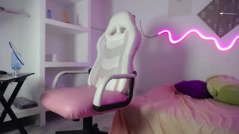 monica espina online show from January 6, 10:05 pm