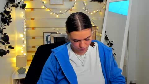 Monika online show from February 10, 3:04 pm