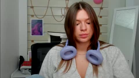 Monika online show from February 24, 1:30 pm