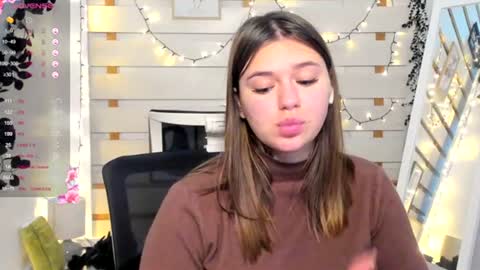 Monika online show from December 1, 2:09 pm