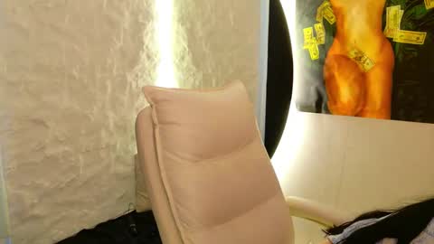 Snapshot of monique_a chatting on September 16, 4:53 am Ask me online show from September 16, 4:53 am