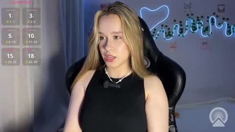 My name is Kira and I also like being called kitty online show from November 9, 1:29 pm