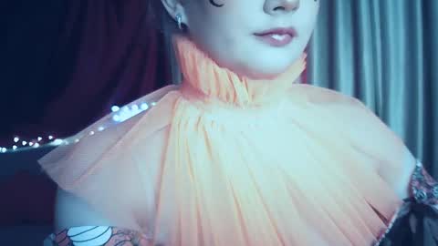 moodiemira online show from October 29, 3:00 am