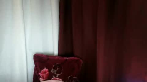 Snapshot of moon_of_desirexx chatting on September 24, 9:19 am Joy online show from September 24, 9:19 am