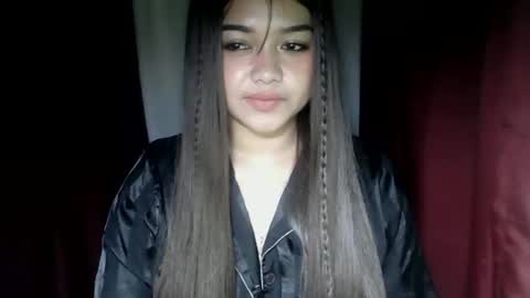 Snapshot of moon_of_desirexx chatting on October 6, 10:25 pm Joy online show from October 6, 10:25 pm