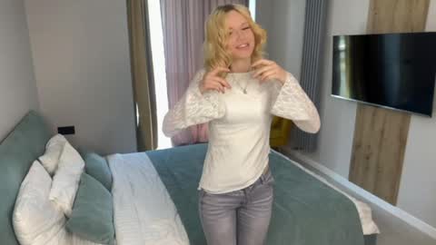 Britney online show from April 15, 8:59 am