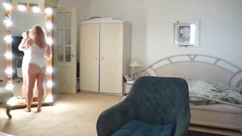 Jane online show from September 13, 5:04 am